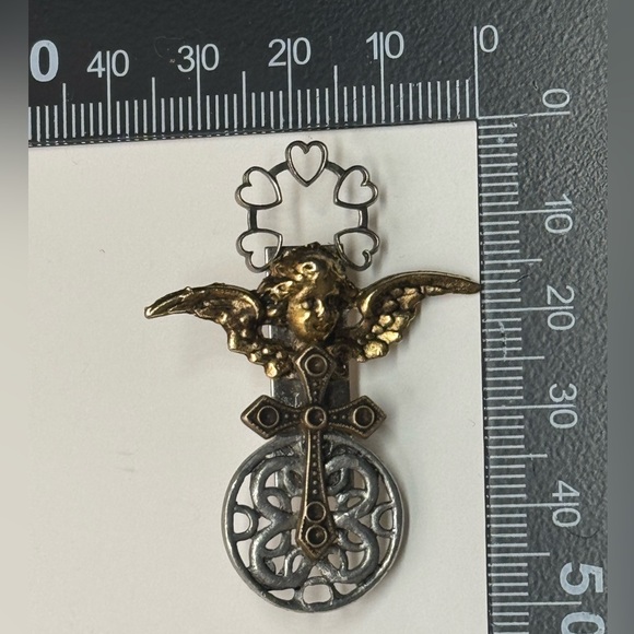 Treska Vtg Angel cherub brooch - Picture 7 of 7